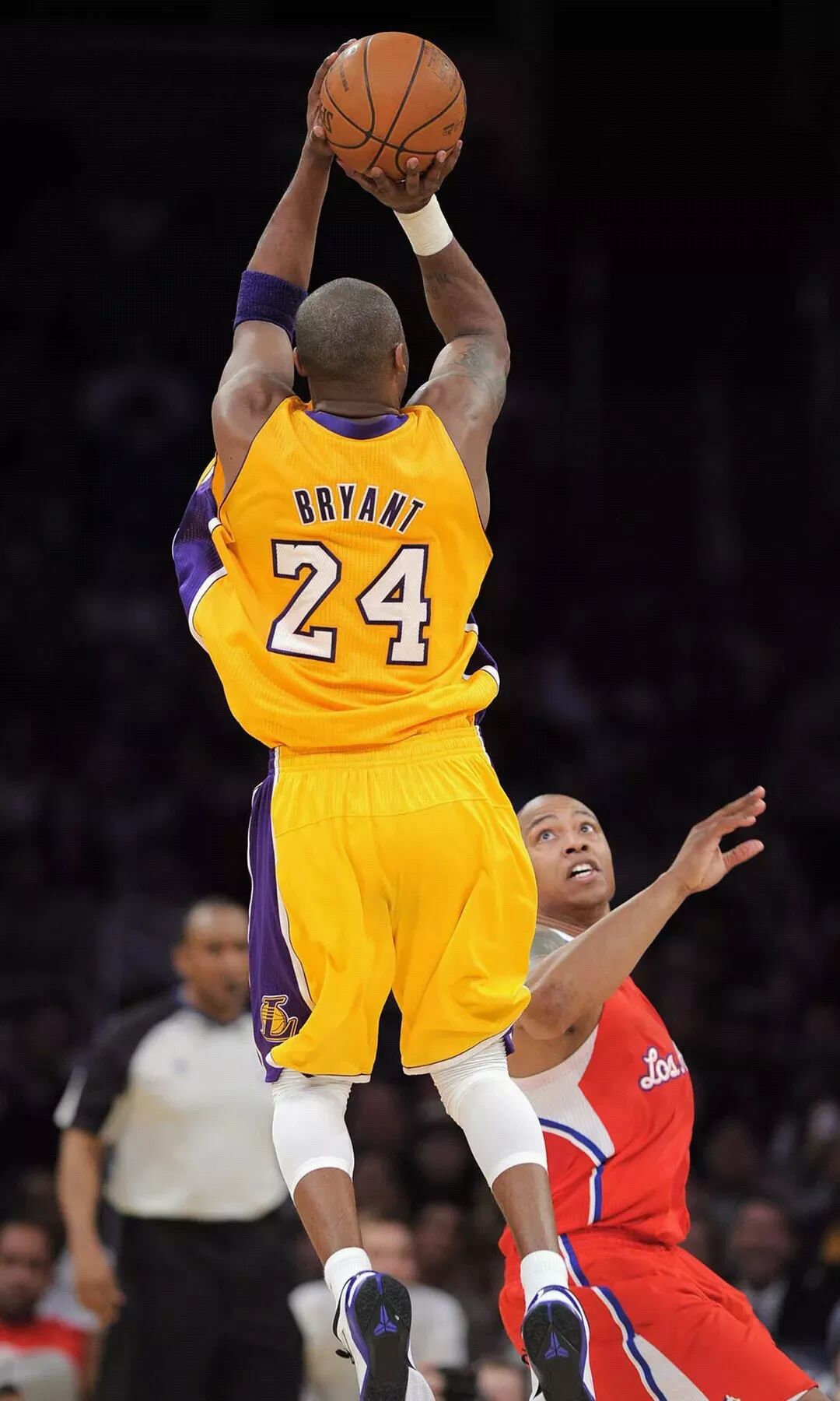 边后卫内收 边后卫内收