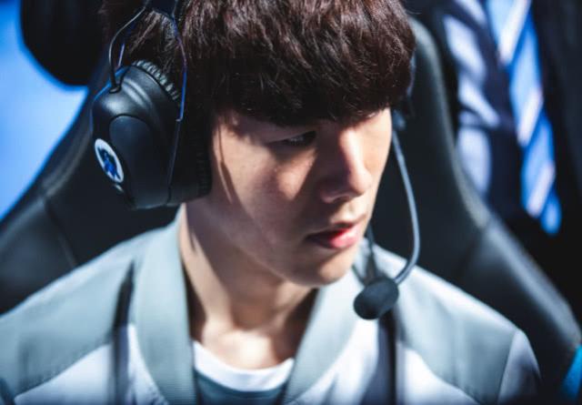 路套上拉扯 路套上拉扯